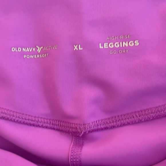 Old Navy 7/8 Powersoft Leggings - Picture 3 of 7